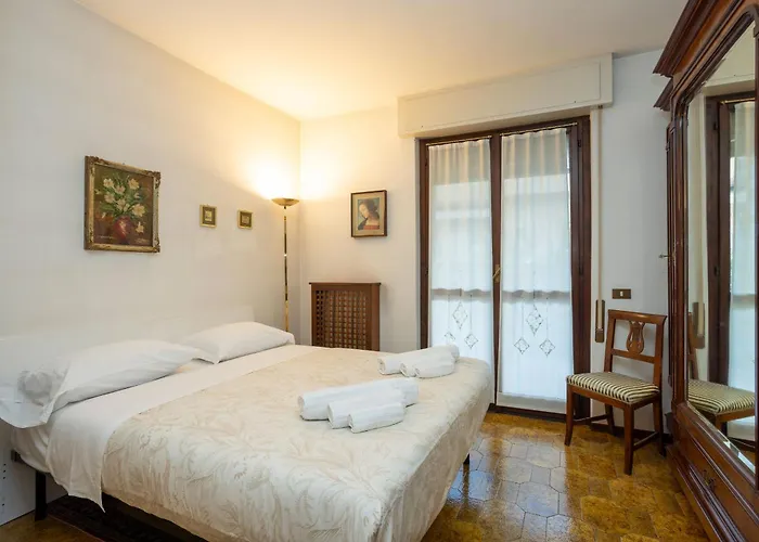 Mandello Sotto Grigna מנדלו דל לאריו