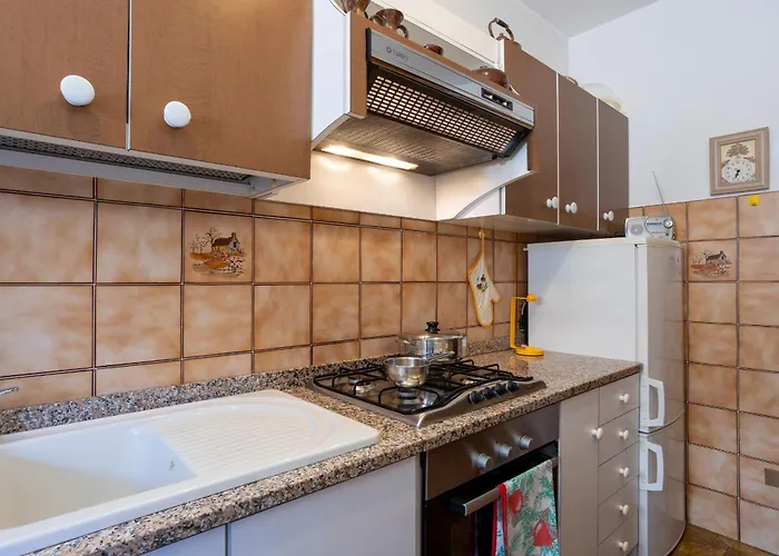 Mandello Sotto Grigna מנדלו דל לאריו