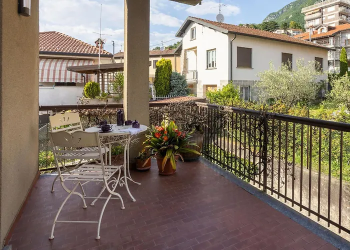 Mandello Sotto Grigna מנדלו דל לאריו