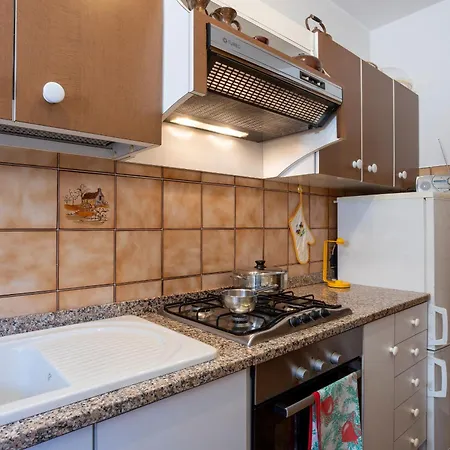 Mandello Sotto Grigna مانديلو ديل لاريو